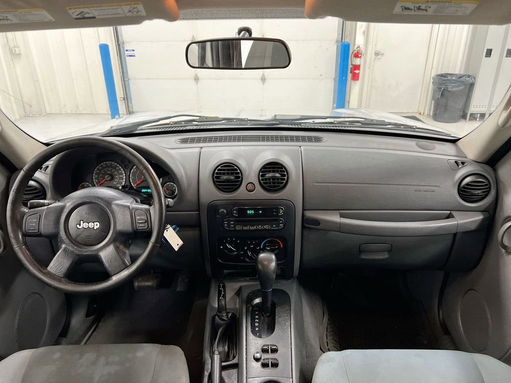 Used 2005 Jeep Liberty Sport AWD/4WD image 10