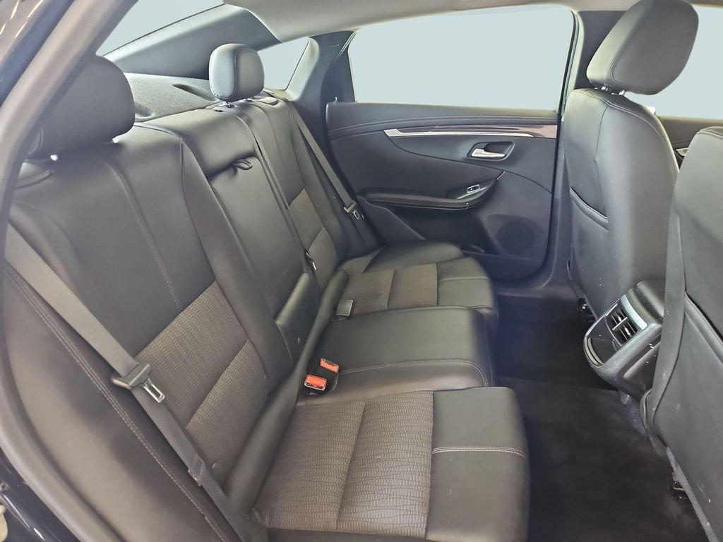 Used 2019 Chevrolet Impala LT FWD image 27