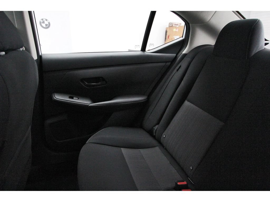 Certified 2025 Nissan Sentra SV FWD image 9