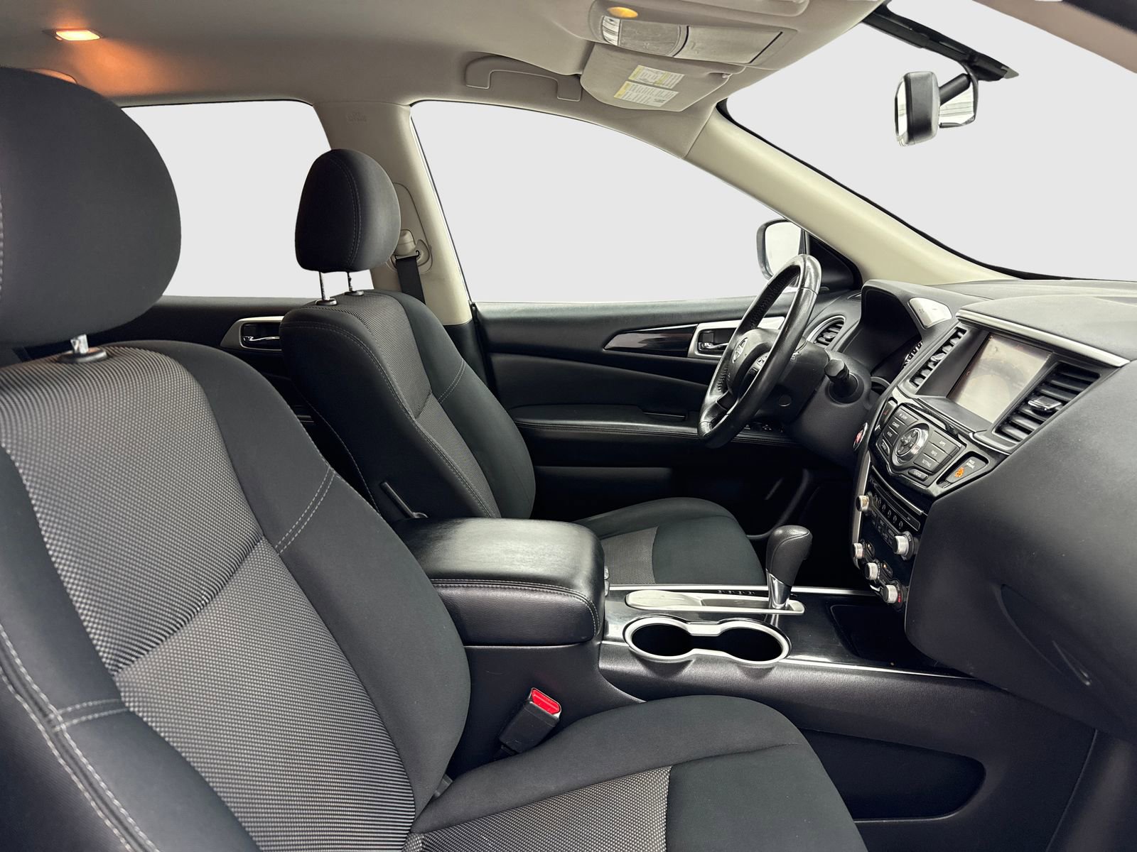 Used 2019 Nissan Pathfinder SV FWD image 41