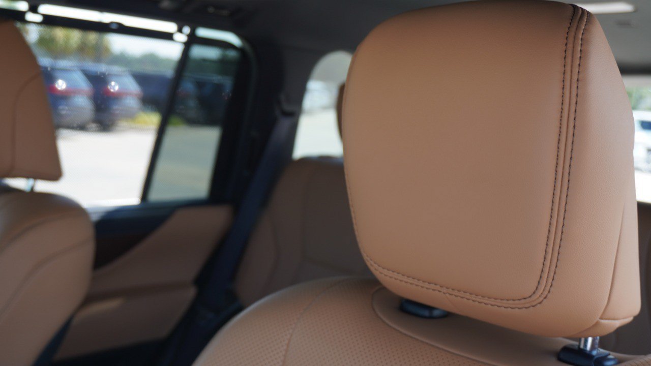 Certified 2024 Lexus LX 600 4WD w/ Luxury Package image 25