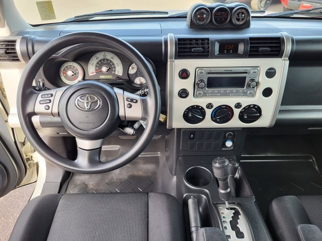 Used 2014 Toyota FJ Cruiser 4WD w/ Convenience Package image 15