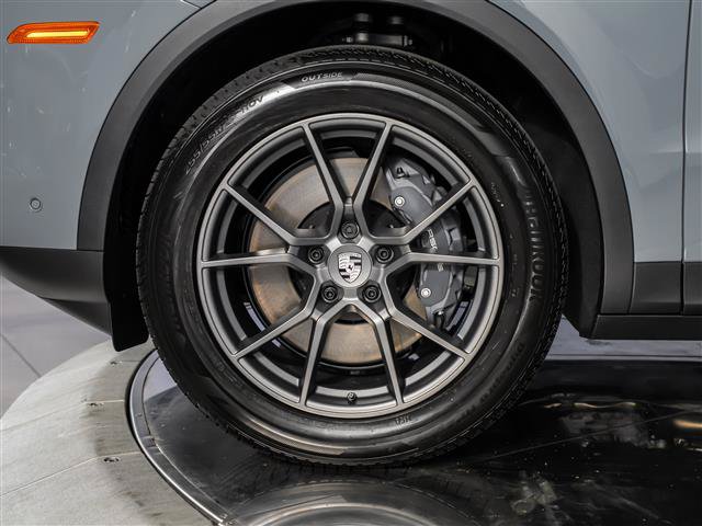 New 2026 Porsche Cayenne Coupe AWD/4WD image 14