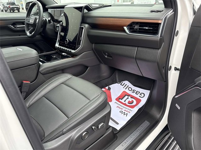 Used 2025 GMC Yukon Denali w/ Sun & Power Step Package image 14