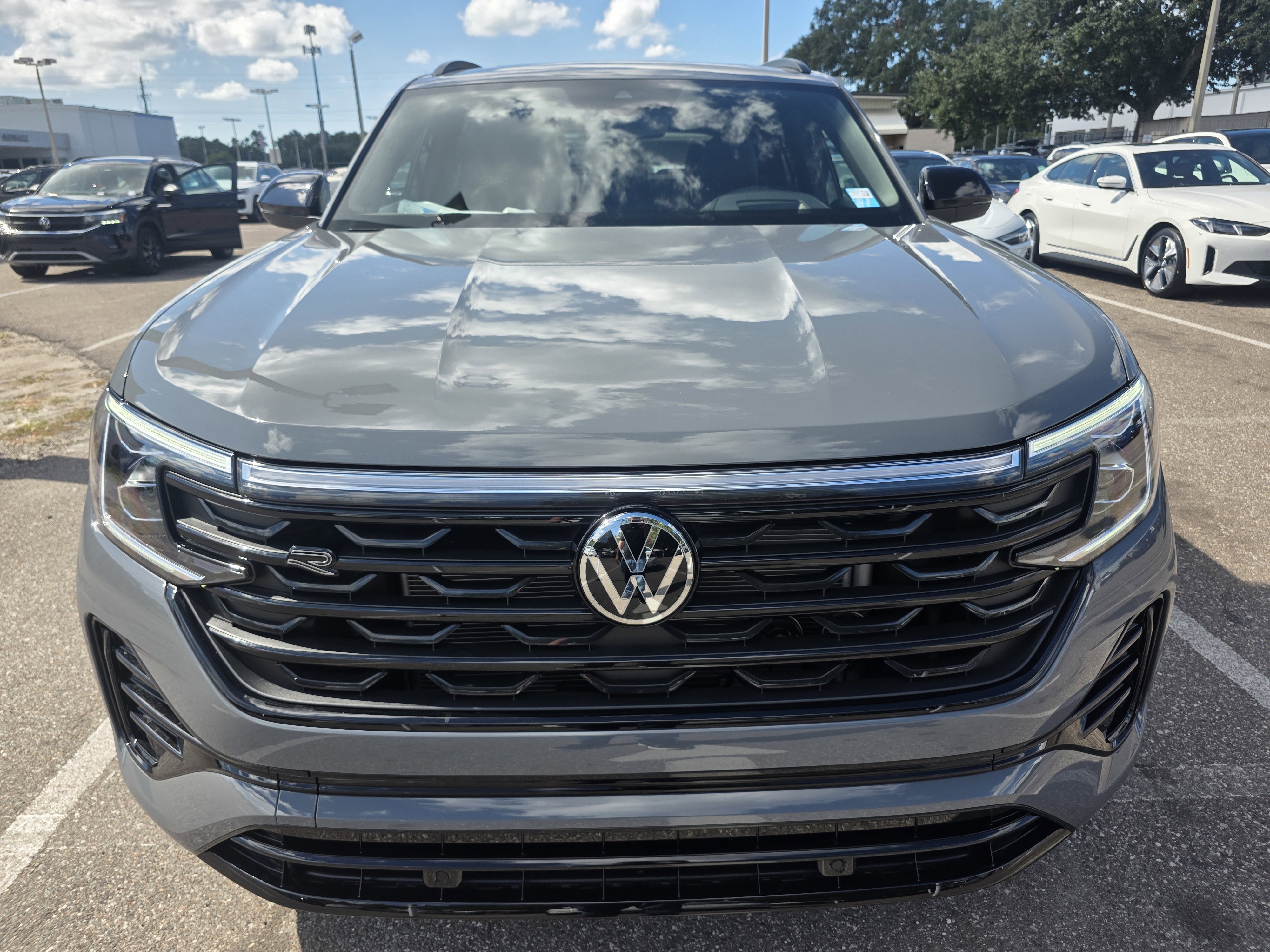 New 2026 Volkswagen Atlas Cross Sport SEL R-Line image 2