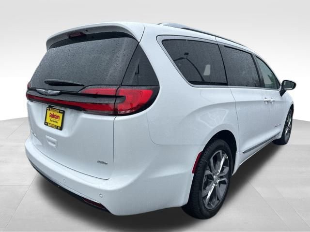 New 2026 Chrysler Pacifica Pinnacle image 7