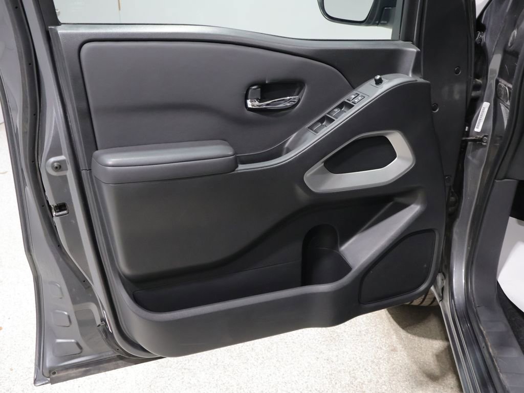 Used 2024 Nissan Frontier SV AWD/4WD image 13