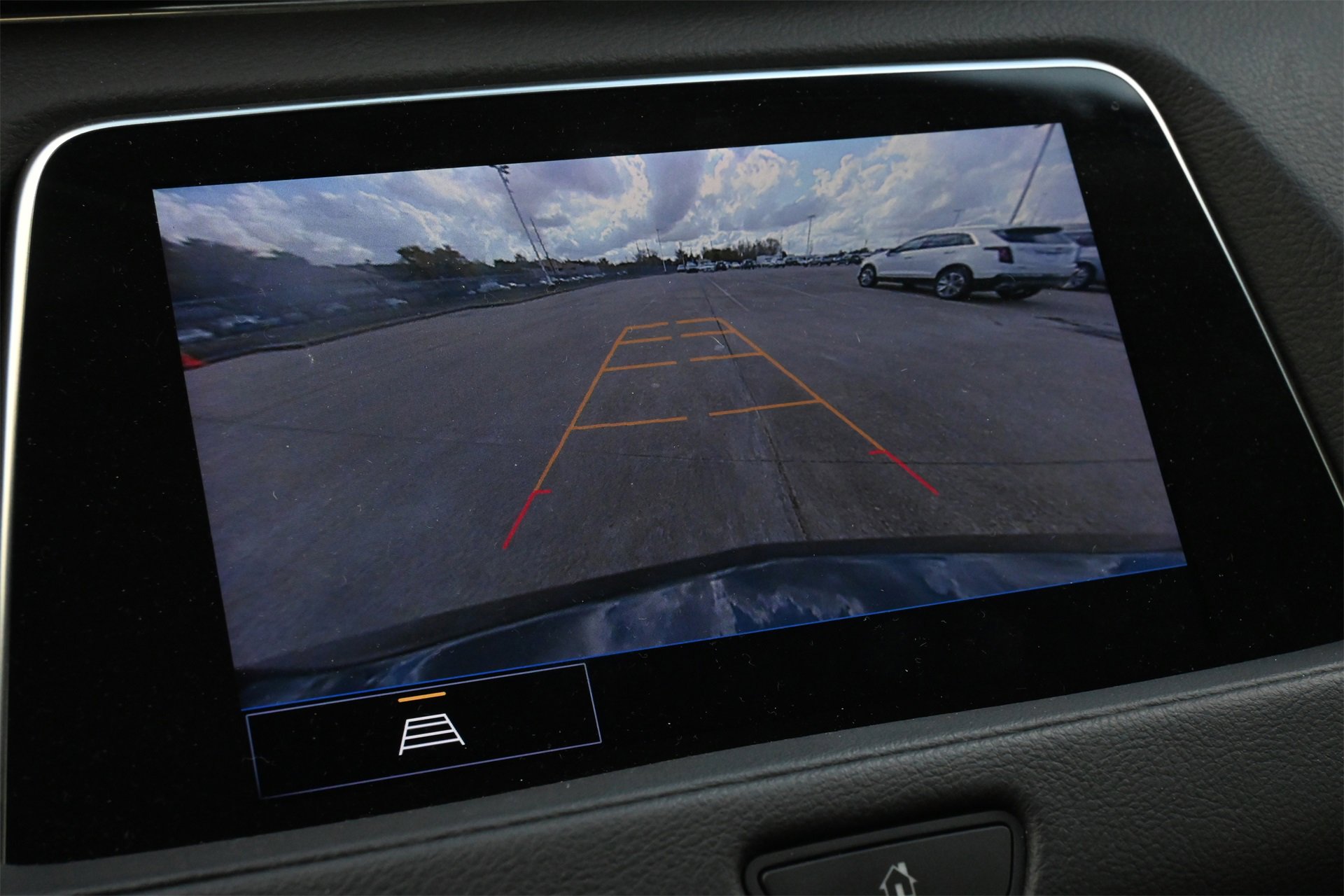 Certified 2023 Cadillac XT4 Luxury w/ Cold Weather Package image 13