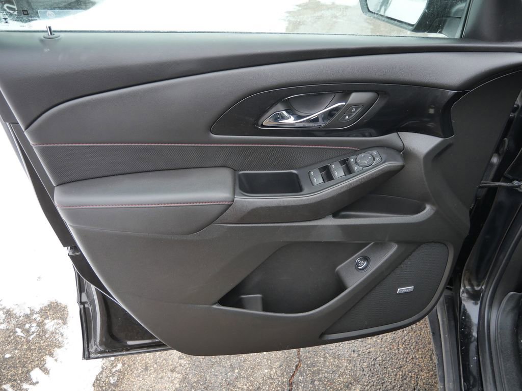 Used 2023 Chevrolet Traverse RS image 29