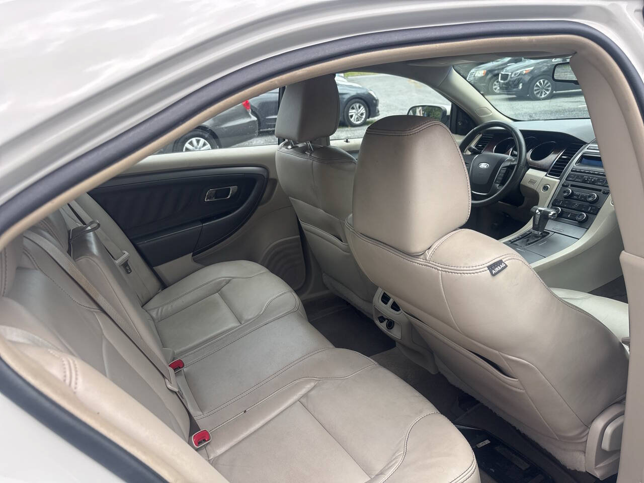 Used 2011 Ford Taurus SEL w/ 202A Rapid Spec Order Code FWD image 17