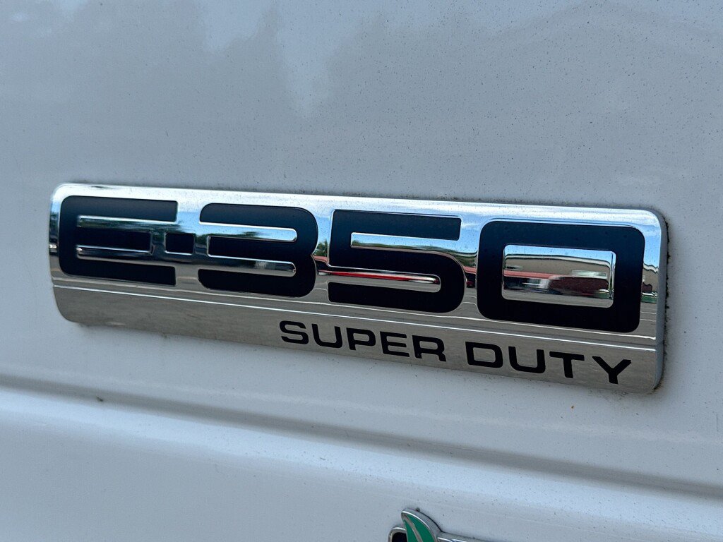 Used 2015 Ford E-350 and Econoline 350 Super Duty RWD image 28
