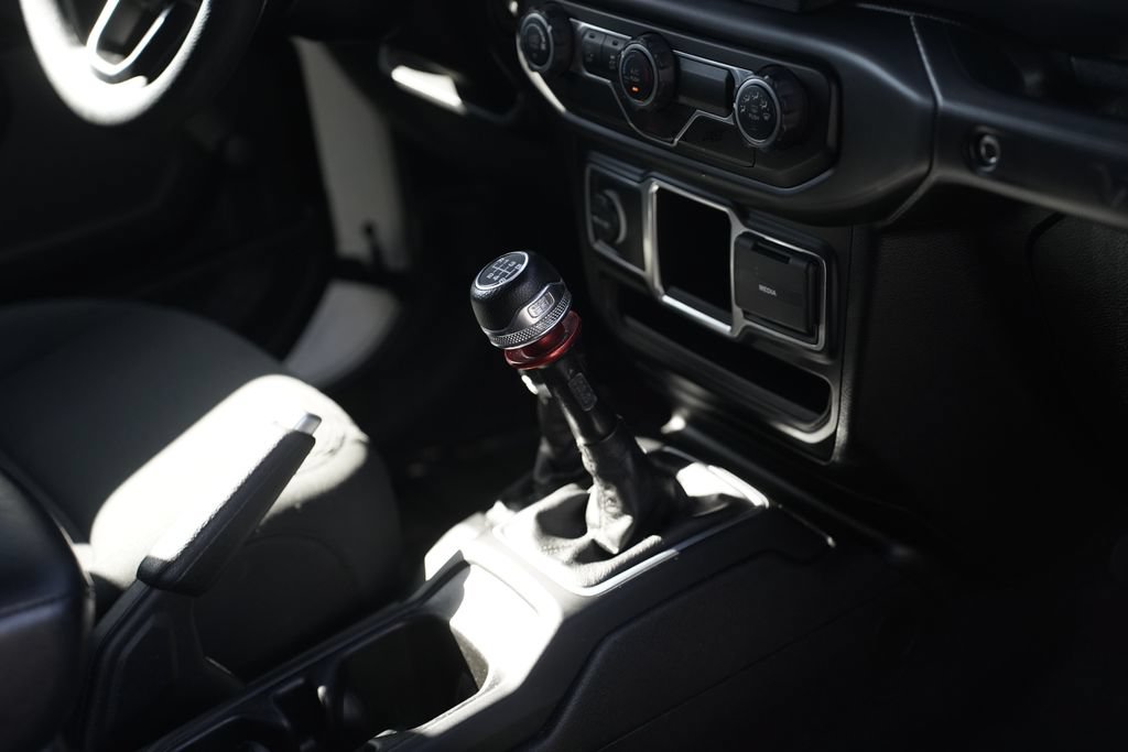 Used 2018 Jeep Wrangler Unlimited Sport AWD/4WD image 15