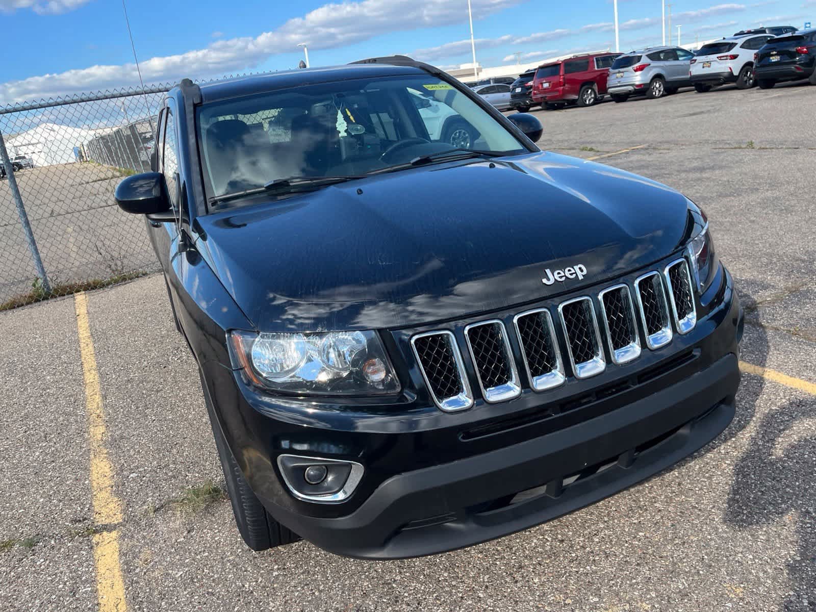 Used 2017 Jeep Compass Latitude AWD/4WD image 19