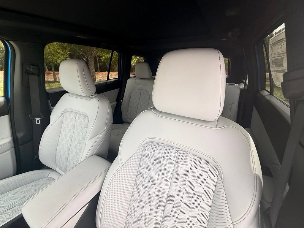 New 2026 Jeep Cherokee Overland AWD/4WD image 24