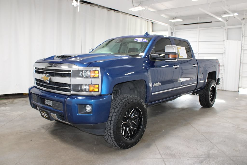 Used 2019 Chevrolet Silverado 2500 High Country w/ Duramax Plus Package AWD/4WD image 4