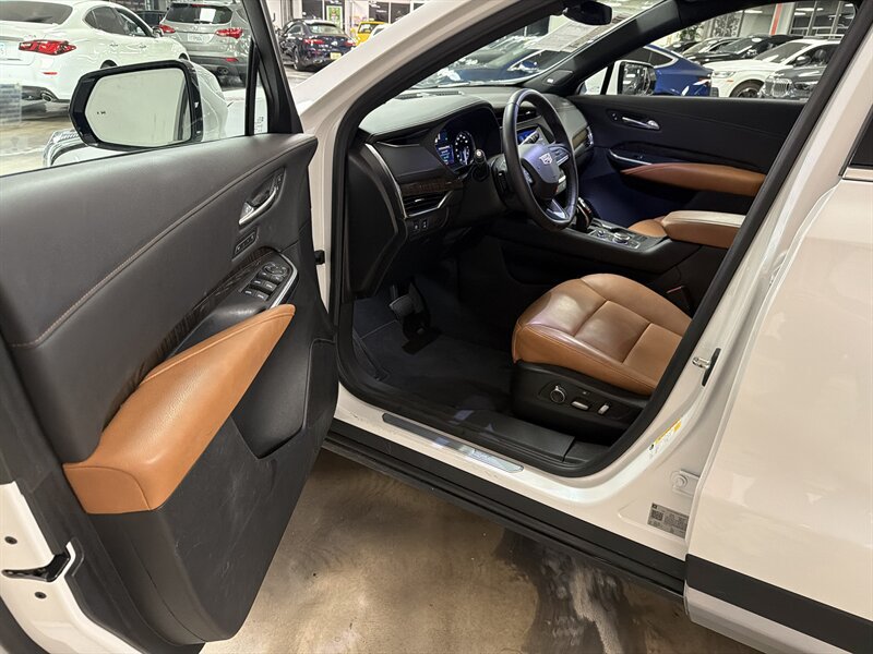 Used 2021 Cadillac XT4 Premium Luxury FWD image 19