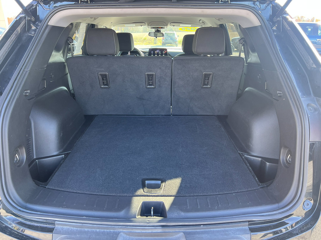 Used 2025 Chevrolet Blazer LT w/ Midnight/Sport Edition image 5