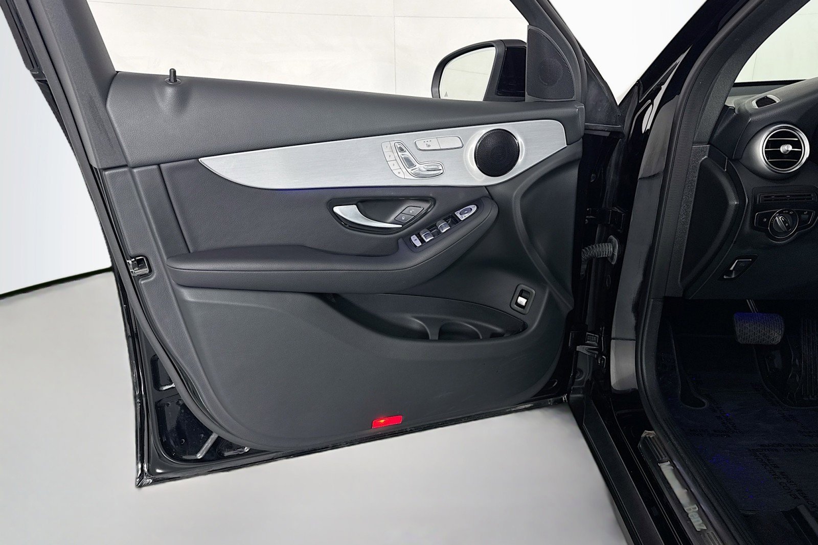 Certified 2022 Mercedes-Benz GLC 300 image 21