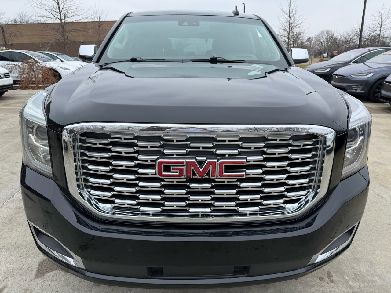 Used 2019 GMC Yukon Denali w/ Denali Ultimate Package image 2