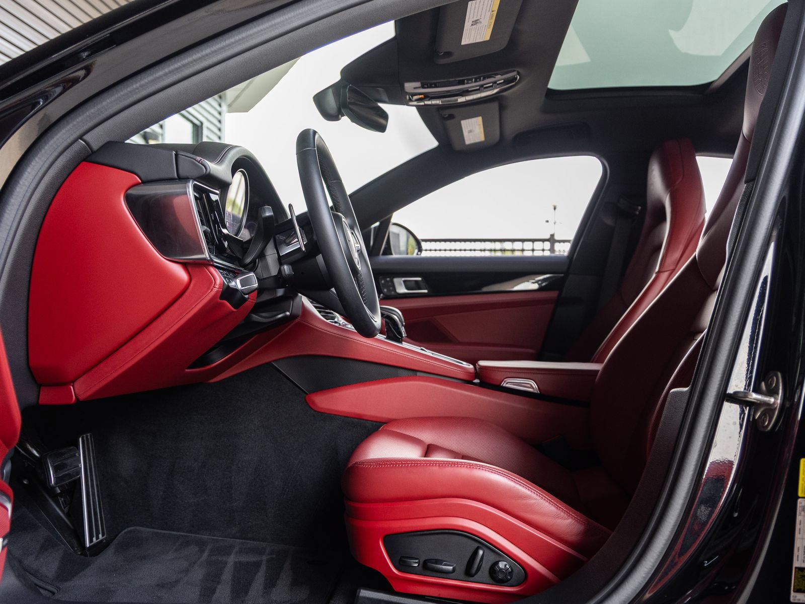 Certified 2023 Porsche Panamera 4S AWD/4WD image 24
