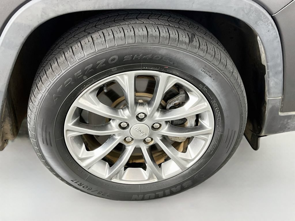 Used 2020 Jeep Cherokee Latitude Plus FWD image 37