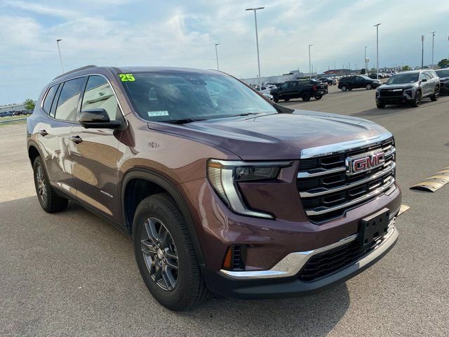 Used 2025 GMC Acadia Elevation image 4