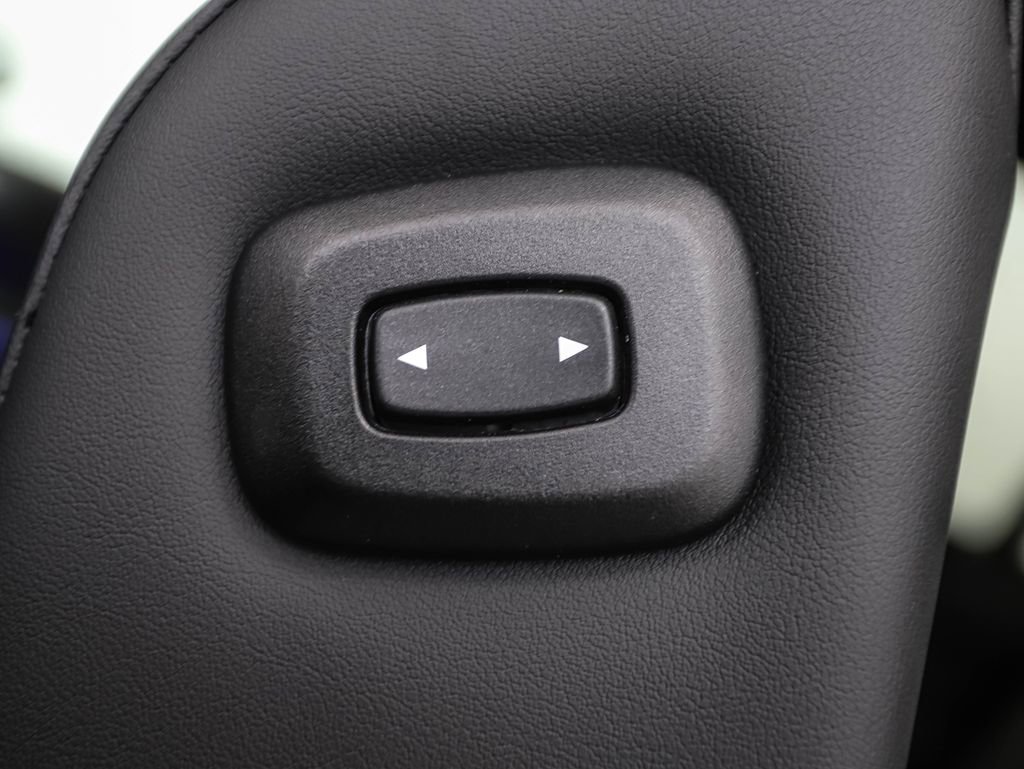 Used 2024 BMW X7 xDrive40i w/ Executive Package image 26