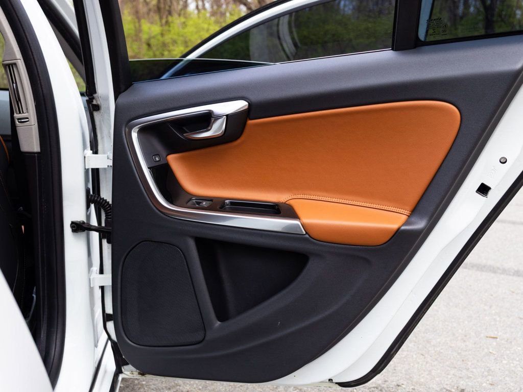 Used 2015 Volvo S60 T6 Platinum image 38