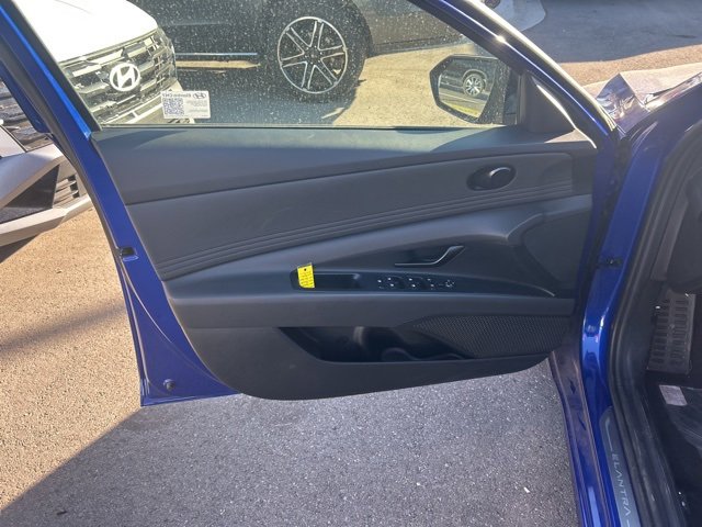 Used 2025 Hyundai Elantra Sport image 9