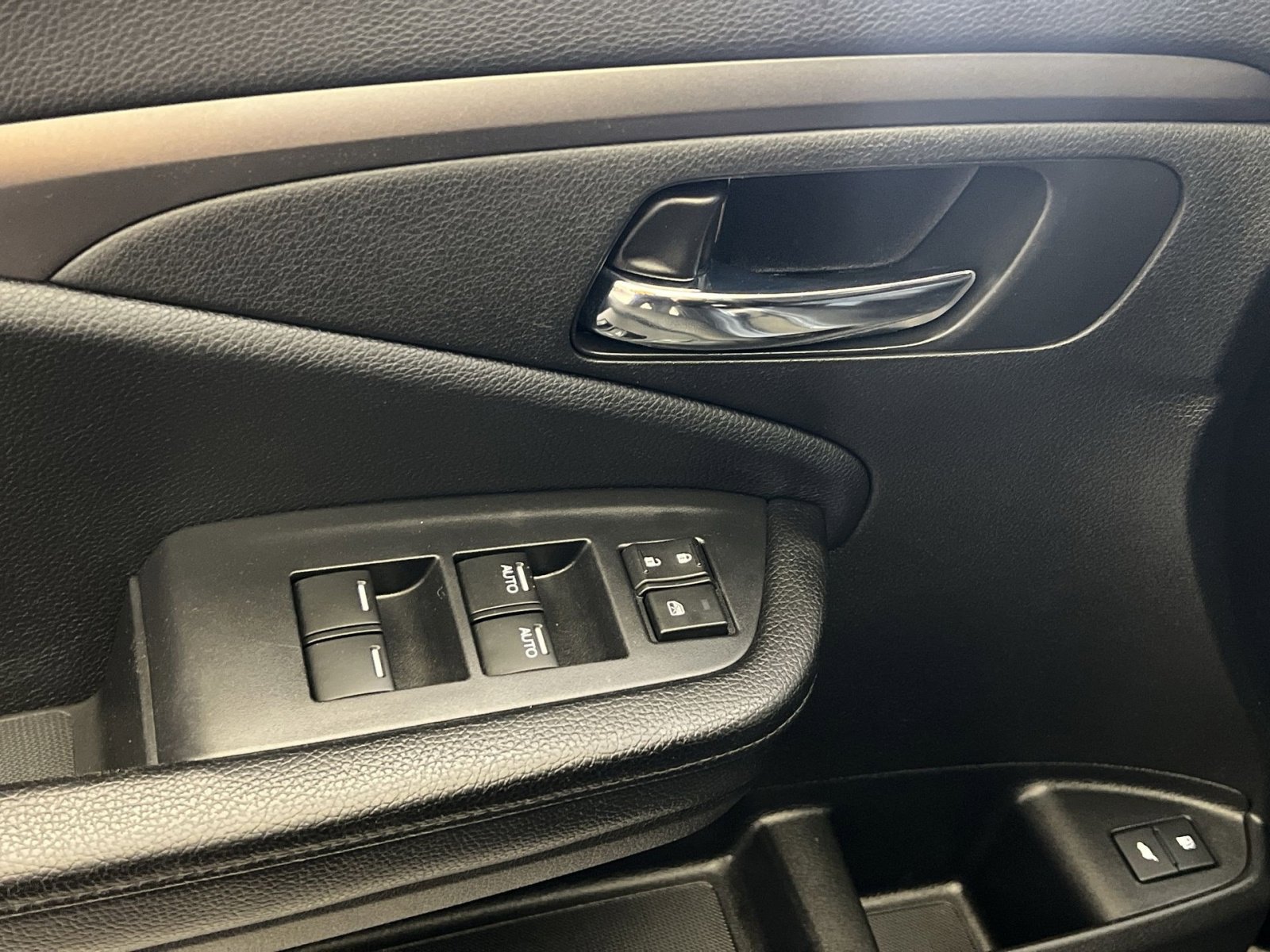 Used 2018 Honda Pilot EX-L image 19