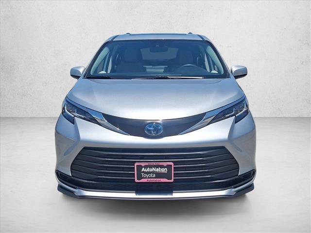 Certified 2021 Toyota Sienna LE w/ LE Plus Package AWD/4WD image 2