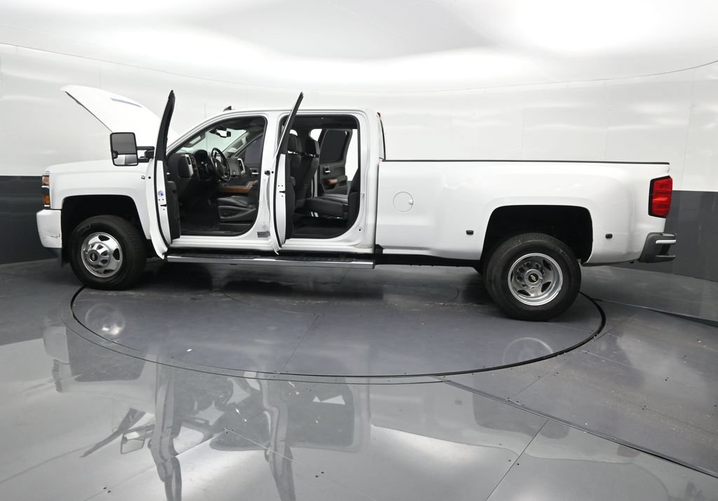 Used 2019 Chevrolet Silverado 3500 High Country w/ Duramax Plus Package AWD/4WD image 35