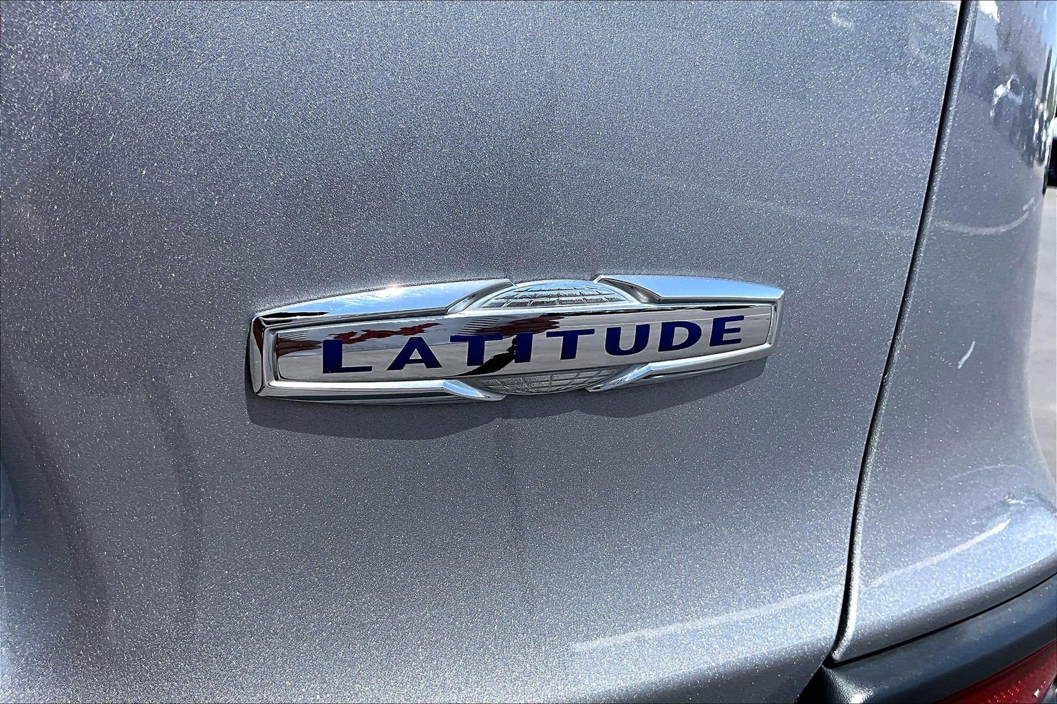 Used 2019 Jeep Cherokee Latitude w/ Cold Weather Group AWD/4WD image 29