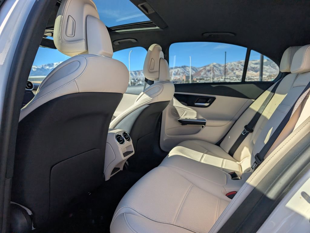 Used 2023 Mercedes-Benz C 300 4MATIC Sedan image 16