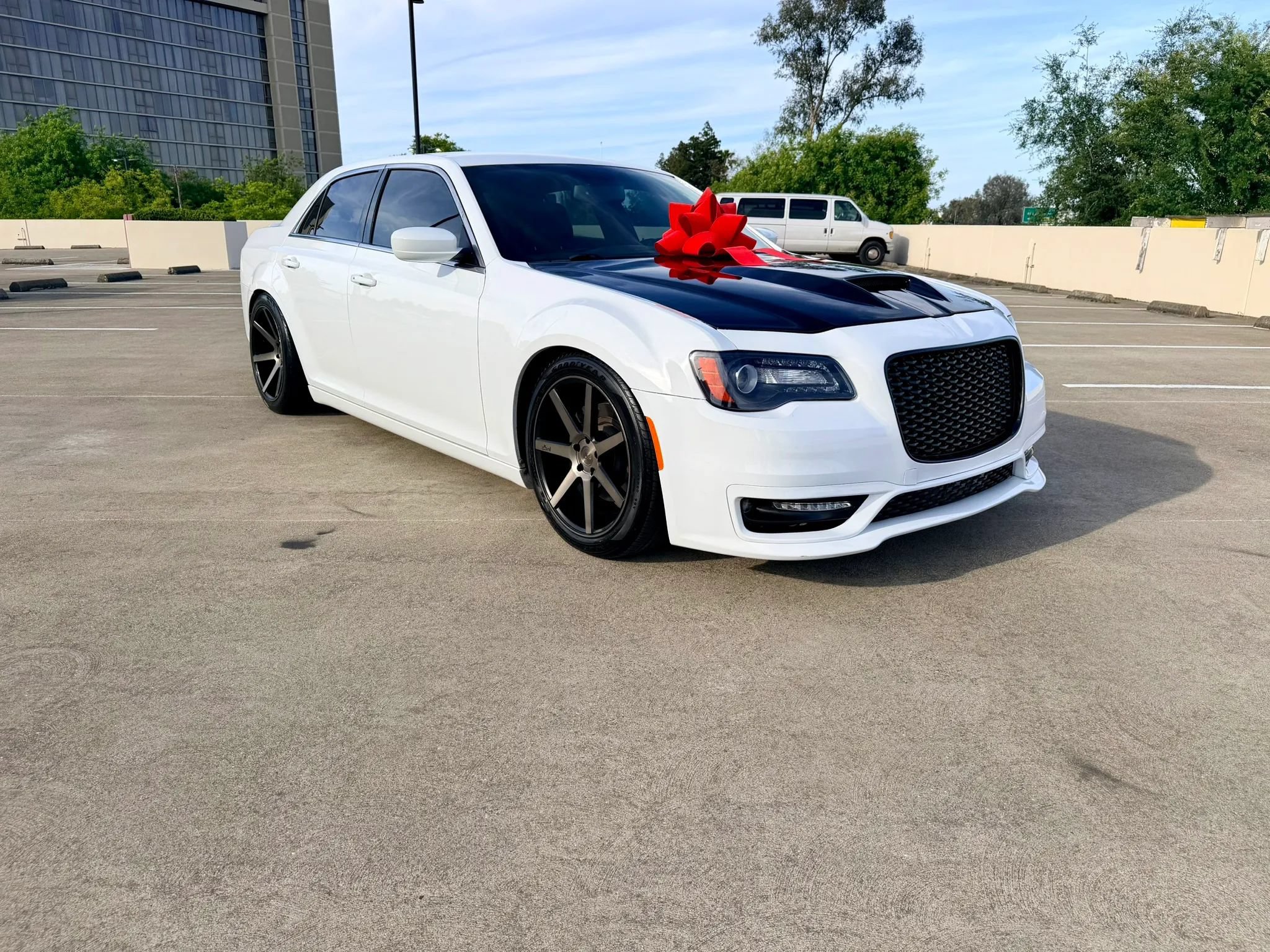 Used 2013 Chrysler 300 S RWD image 7