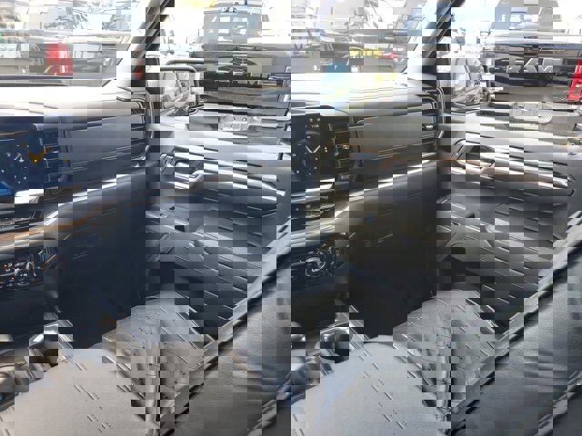 Used 2023 Chevrolet Silverado 1500 LT image 14