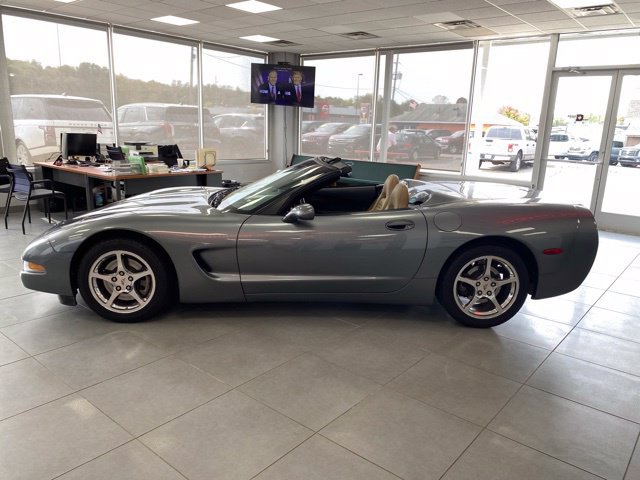 Used 2004 Chevrolet Corvette Convertible w/ Preferred Equipment Group RWD image 7