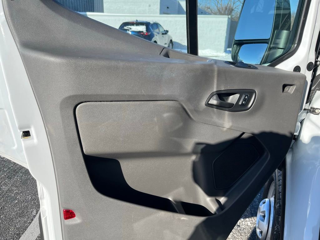 Used 2023 Ford Transit 350 XL image 9