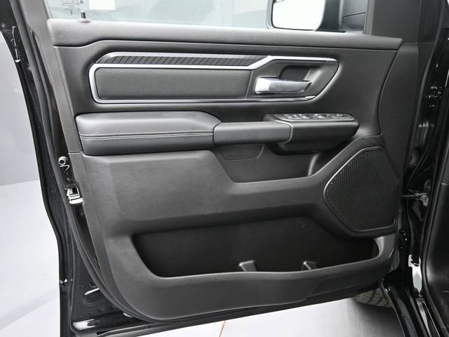 New 2026 RAM 1500 4x4 Crew Cab image 12