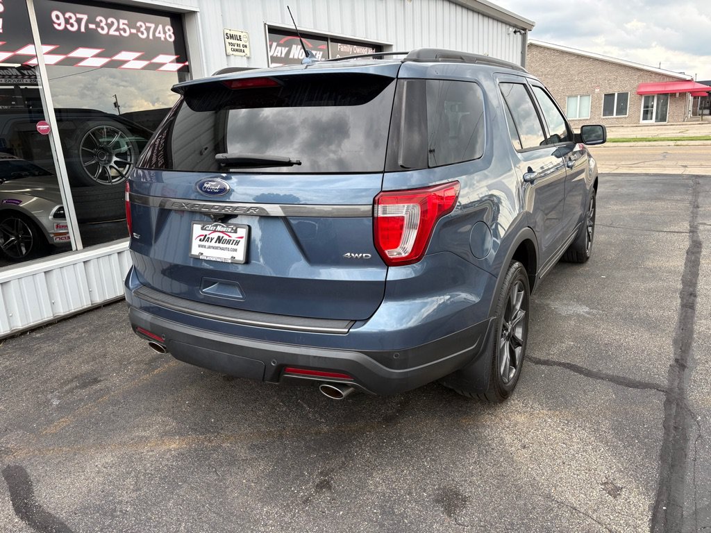 Used 2018 Ford Explorer XLT w/ Equipment Group 202A AWD/4WD image 3
