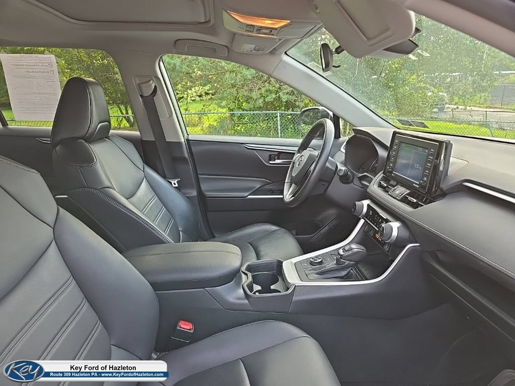 Used 2021 Toyota RAV4 AWD Hybrid image 19