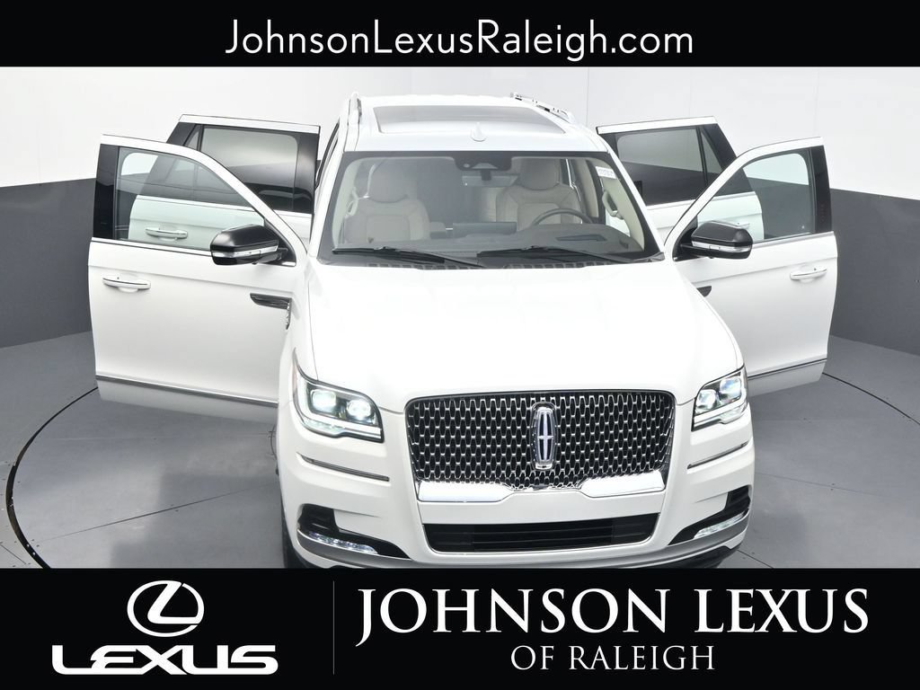 Used 2023 Lincoln Navigator L Reserve AWD/4WD image 36