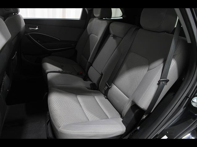 Used 2017 Hyundai Santa Fe SE AWD/4WD image 17