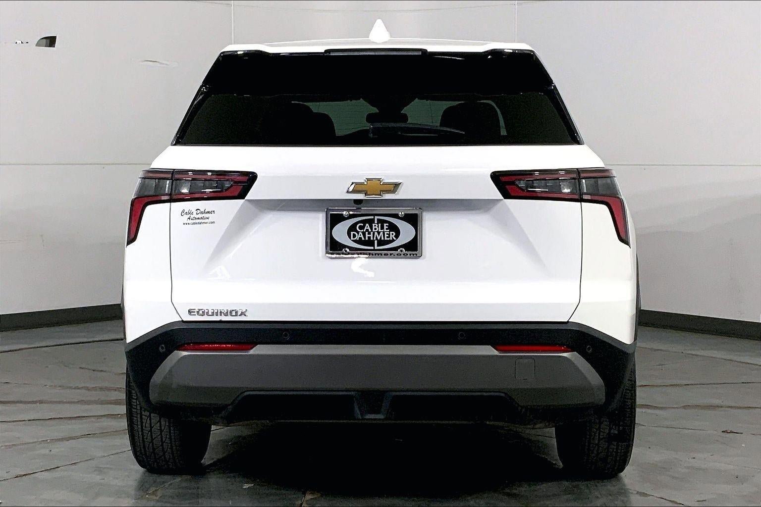 Used 2025 Chevrolet Equinox LT FWD image 3