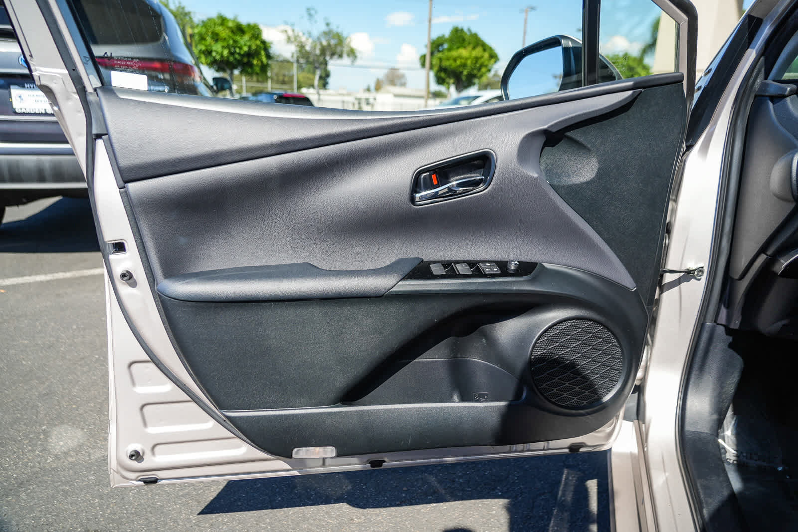 Used 2021 Toyota Prius Prime LE w/ Carpet Mat Package (TMS) FWD image 20