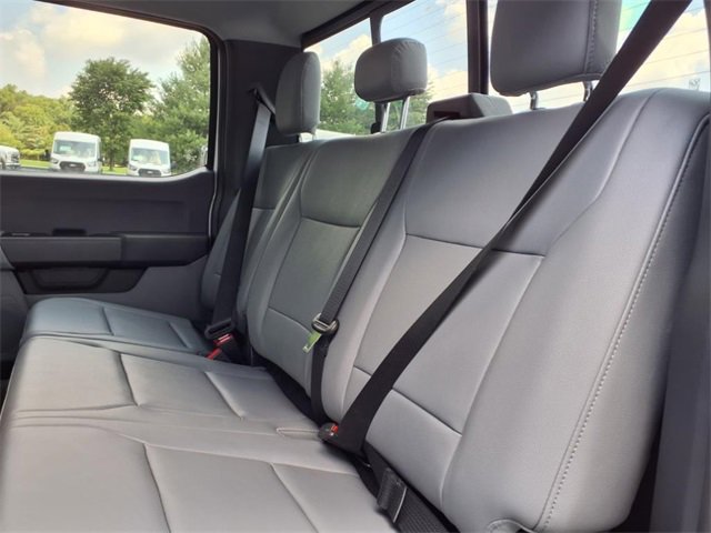 New 2025 Ford F550 4x4 Crew Cab image 10