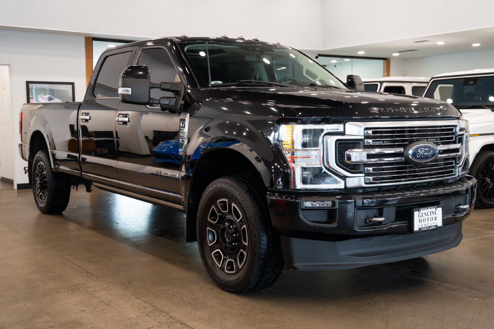 Used 2021 Ford F350 Limited w/ FX4 Off-Road Package AWD/4WD image 3