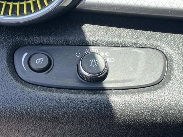 Used 2024 Chevrolet Trax LT w/ Sunroof Package FWD image 26