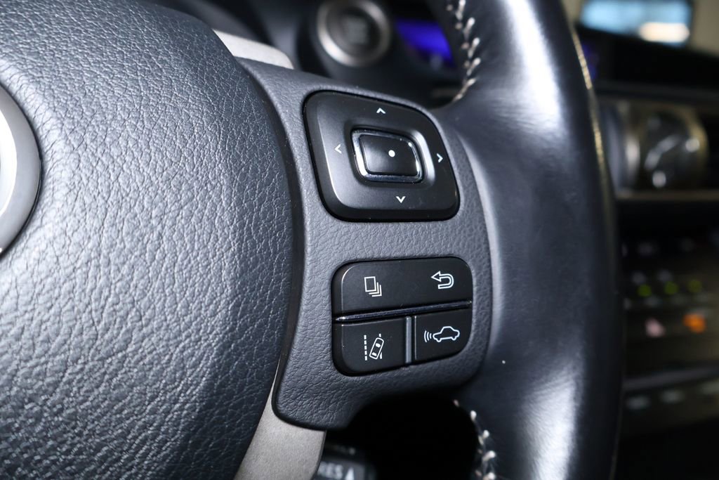 Used 2017 Lexus IS 300 AWD image 21