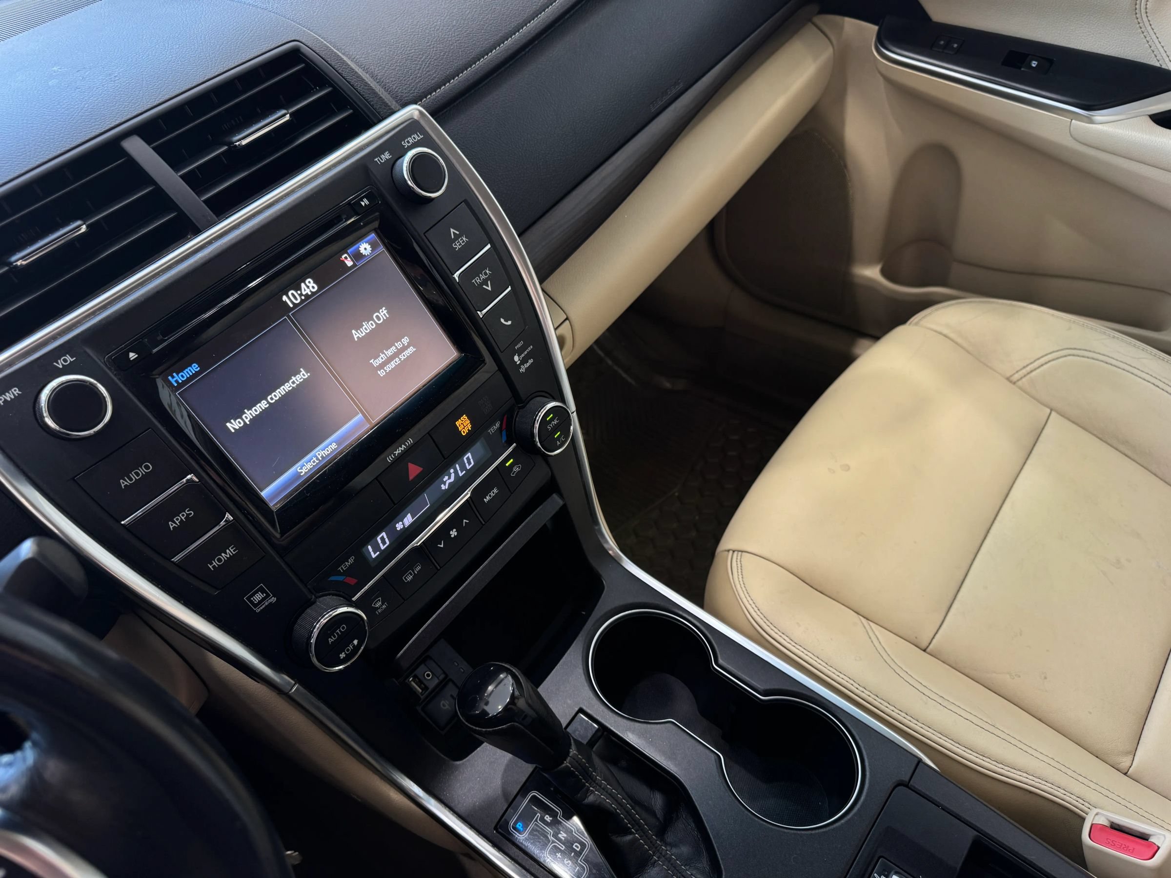 Used 2017 Toyota Camry XLE FWD image 18